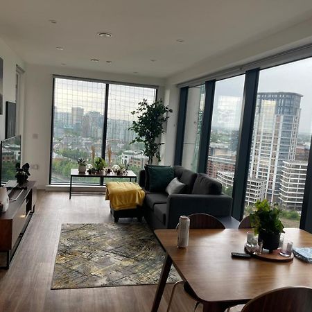 Luxury 2 Bedroom En-Suite Apartment Balcony Views Manchester Buitenkant foto