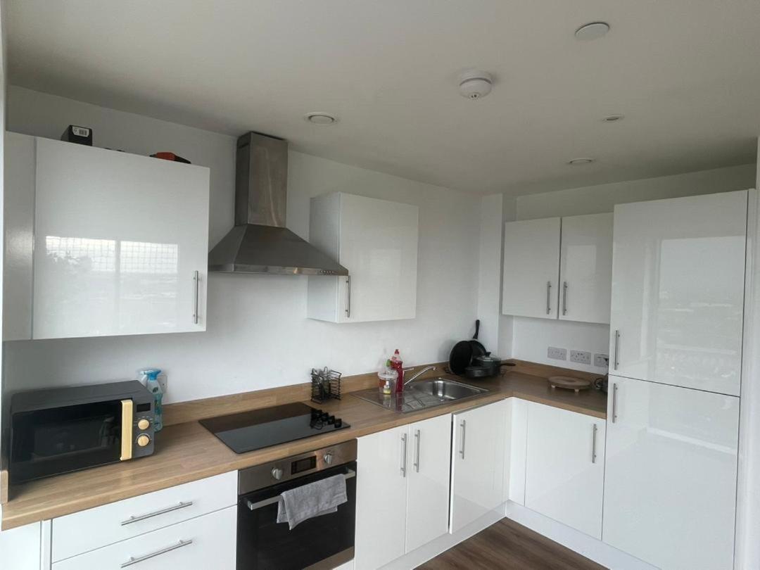 Luxury 2 Bedroom En-Suite Apartment Balcony Views Manchester Buitenkant foto