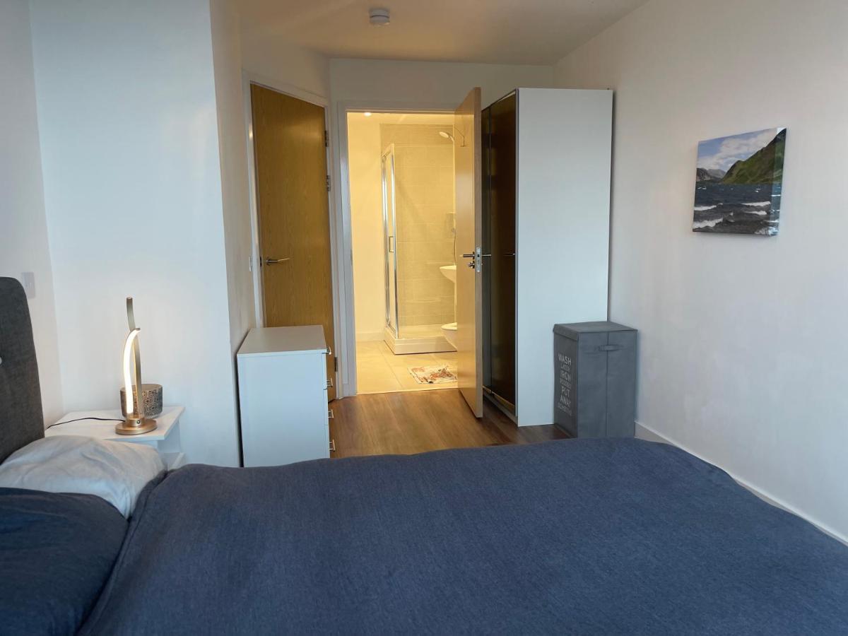 Luxury 2 Bedroom En-Suite Apartment Balcony Views Manchester Buitenkant foto